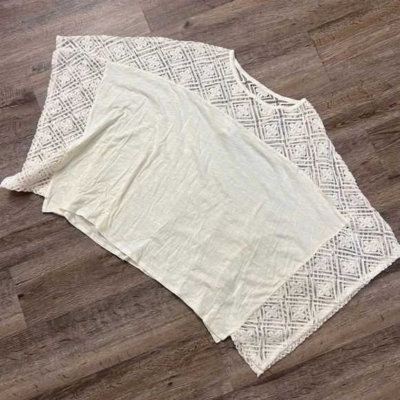 Two by Vince Camuto • Lace Top - Picture 3 of 8